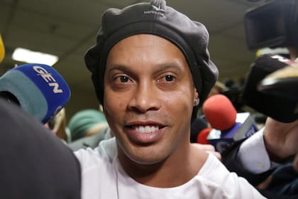 Ronaldinho participaría de un torneo de futsal en la cárcel en Paraguay