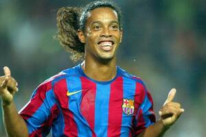 El retiro de una leyenda: el brasileño Ronaldinho le dijo adiós al fútbol