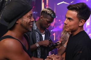 La foto de Paulo Dybala con Ronaldinho en una fiesta en Miami que hizo delirar a sus seguidores