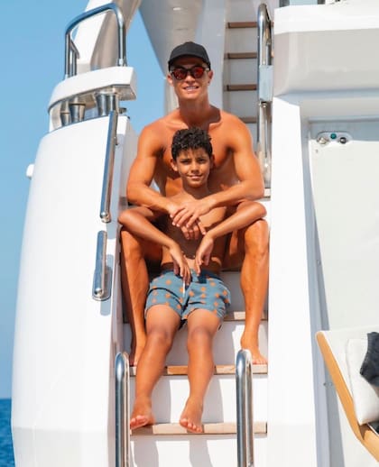 Ronaldo con su hijo mayor, Cristiano Junior