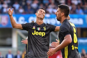 El VAR le negó un gol, pero Cristiano Ronaldo debutó en Juventus con un triunfo
