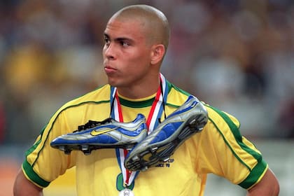 Ronaldo sufrió convulsiones antes de la final del Mundial 1998 y disparó: "No fue mi mejor partido. A la gente le gusta las conspiraciones. Se dicen muchas tonterías"