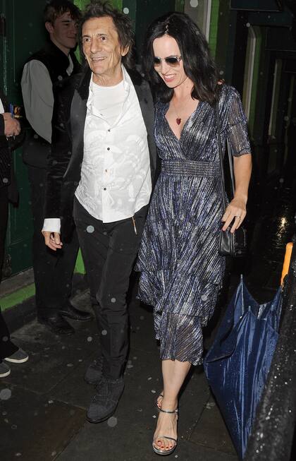 Ronnie Wood y su mujer, Sally Humphreys.