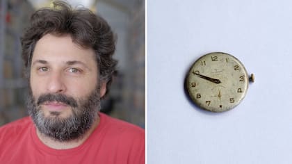 Ronsino elige un reloj de los años 50. "Mi abuelo se lo pasó a mi papá y mi papá a mí. Atrás tiene las fechas, el mecanismo, lo que significaba un reloj para las clases populares me llevan a pensar en un engranaje afectivo y social, y en cierta forma del recuerdo, que tiende a desaparecer." Fotos: H