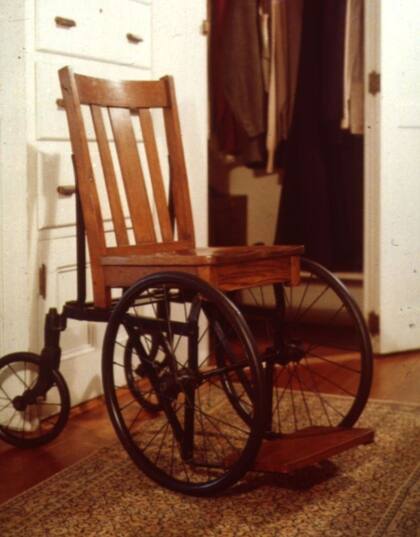 Roosevelt promovió la investigación de la polio pero nunca se dejaba fotografiar usando su silla de ruedas
