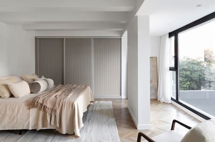 Ropa de cama (Lote Propio), sillón (Tapicería Carlos Méndez)