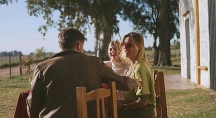 Roque Pérez. Descanso en el Paraje La Paz, después de recorrer sus almacenes de campo y pulperías antiguas, además del histórico Cine Club Colón.