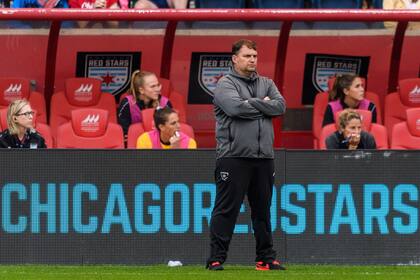 Rory Dames, director técnico de Chicago Red Stars, acusado de maltrato.