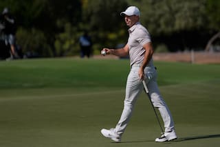 Rory McIlroy comparte liderato en Dubái y se acerca a su cuarto título europeo consecutivo