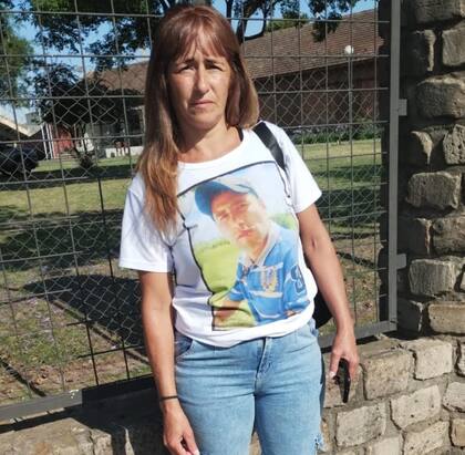 Rosa Castro, la madre de Iván Pérez, mantiene el reclamo de justicia