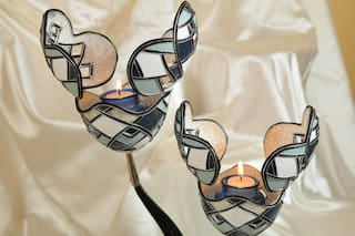 Huevos de ñandúes y avestruces convertidos en objetos de arte