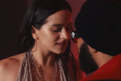 Rosalía estrenó su nuevo tema "La fama" junto al canadiense The Weeknd