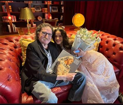 Rosalía y Charly García intercambiaron discos y compartieron una agradable convesación sobre música