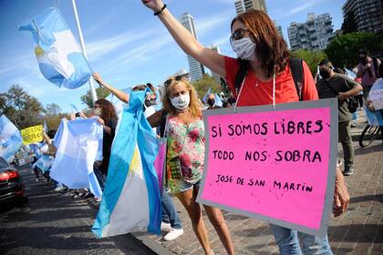 Manifestantes del #12-O en Rosario