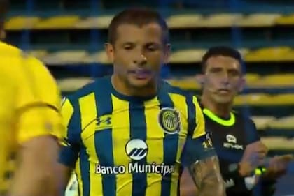 La polémica con Emiliano Vecchio, de Rosario Central