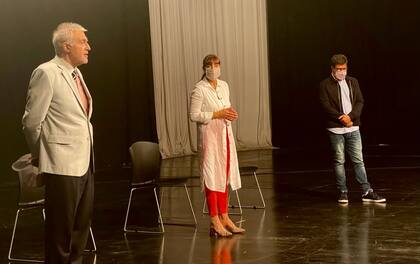 Rosario Lufrano puso en funciones a Leonardo Flores en un acto realizado en el Estudio 1 del canal. Foto: gentileza TV Pública