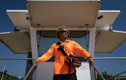 Rosarno en una de las torretas de vigilancia de la playa de Nova Icària