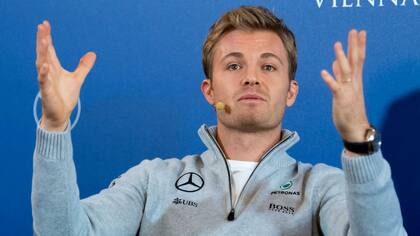 Nico Rosberg reveló que hay miles de millones de dólares que detienen la salida de Checo Pérez de Red Bull