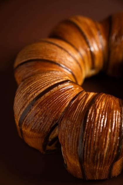 Rosca suisse de crema pastelera