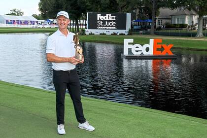 Rose acertó seis birdies en los últimos ocho hoyos (incluido el desempate) para ganar su 12º título del PGA Tour