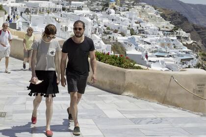 Rose Leslie y Kit Harington se casarán en menos de un mes
