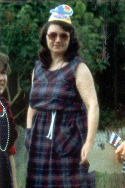 Rosemary West acompañó y ayudó a Fred en todos sus crímenes y por ello recibió la pena de cadena perpetua. Fue detenida, al igual que su marido, en febrero de 1994