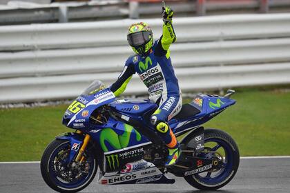Rossi sacó a relucir todo su talento bajo la lluvia