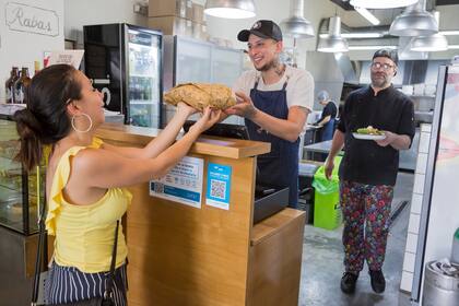 Rotiseria La vuelta.