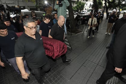 Rottemberg contó que las hijas del actor decidieron que su despedida durara varias horas porque era un deseo de su padre