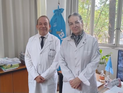 Roxana Del Águila, directora general del Instituto Roffo, y Adalberto Rodríguez, director del Área Técnica