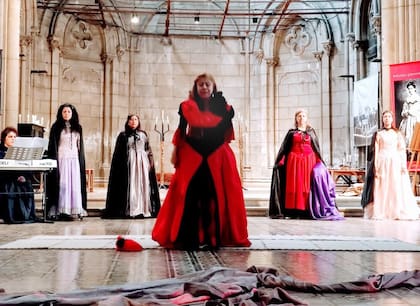 Roxana Latrónico, al frente del elenco de Soy Elizabeth