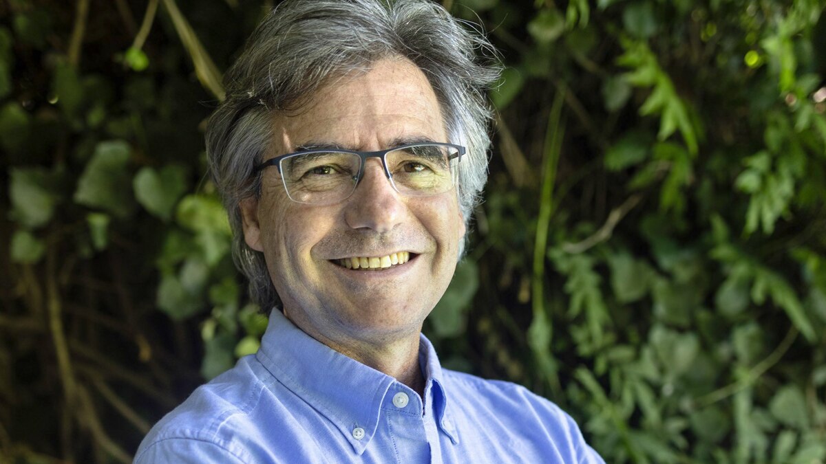 Roy Hora ingresa en la Academia de Historia con un discurso sobre el desempeño económico de la Argentina
