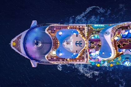 Royal Caribbean dijo cumplir con todos los cuidados sanitarios y aislar a los pasajeros enfermos por presunto norovirus. (Archivo)