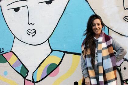 Ruana de Gypsy $670 / Buzo de Chai $450 / Camisa de Lia Trademark $400 / Calzas de Yagmour $349 / Botas de Le Loup $1460