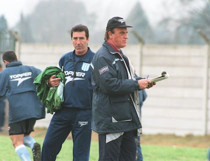 Rubén Díaz y Alfio Basile integraban el cuerpo técnico de la Academia en 1997; 30 años antes habían sido compañeros como futbolistas en la única semifinal de Libertadores ganada por Racing en la historia.