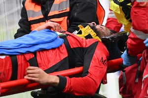 El brutal choque de Ruben Loftus-Cheek con el arquero de Parma que dejó paralizado al estadio Giuseppe Meazza