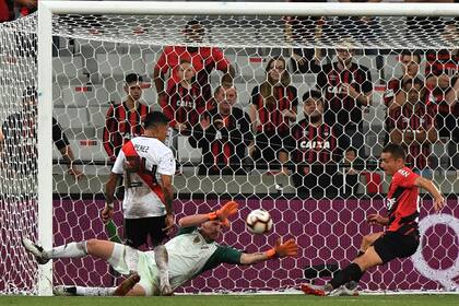 La definición frente a Armani para el 1-0 en la ida