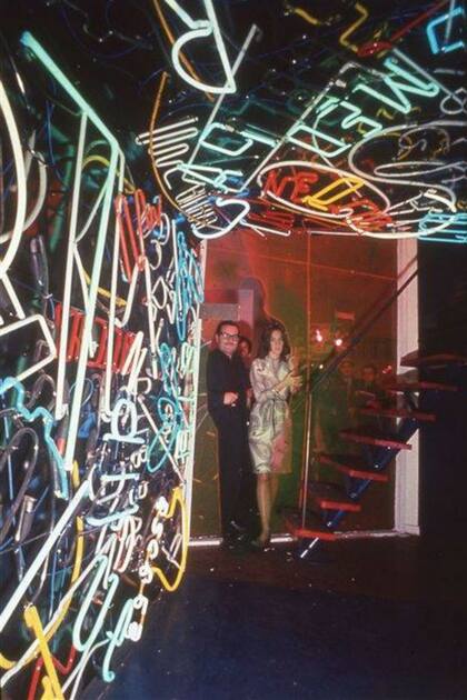 Rubén Santantonín y Marta Minujín en La Menesunda