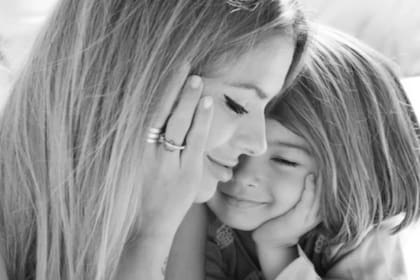 Eugenia 'la China' Suárez junto a su hija mayor, Rufina