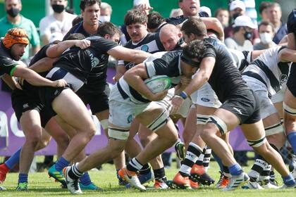 En el comienzo, lo poco que logró hacer Atlético se encontró con una pared; luego la Academia emparejó.