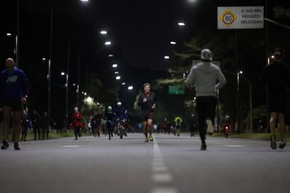 Cuando los corredores no emplean de manera eficaz el diafragma durante el ejercicio, limitan la profundidad de la inhalación, lo que a su vez limita la cantidad de oxígeno que se absorbe y llega a los músculos