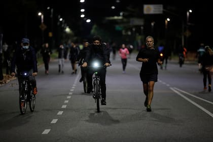 Runners y ciclistas durante la cuarentena en la ciudad de Buenos Aires