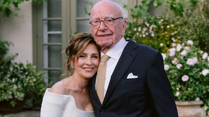 Rupert Murdoch se casó por quinta vez este año, con Elena Zhukova, una bióloga molecular jubilada nacida en Rusia, de 67 años