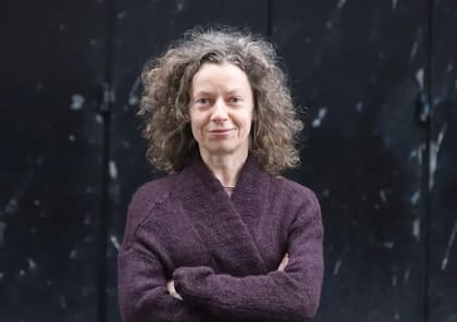 Rushe describe el mundo desde la perspectiva de Hamlet: sin color, sin vida, lleno de desesperanza, corrupto, maloliente