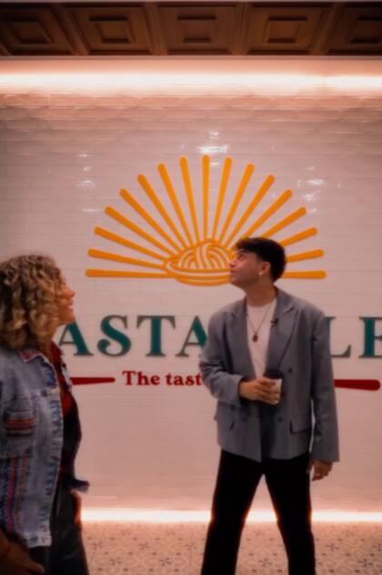 Rusherking le mostró su nuevo emprendimiento a Maru Botana (Captura: @rusherking)