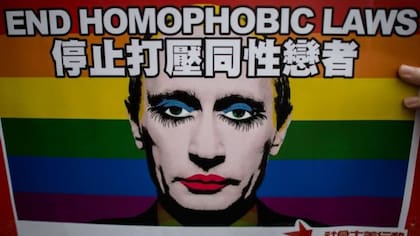 Rusia acaba de aprobar una ley que amplía las restricciones sobre lo que describe como "propaganda gay".