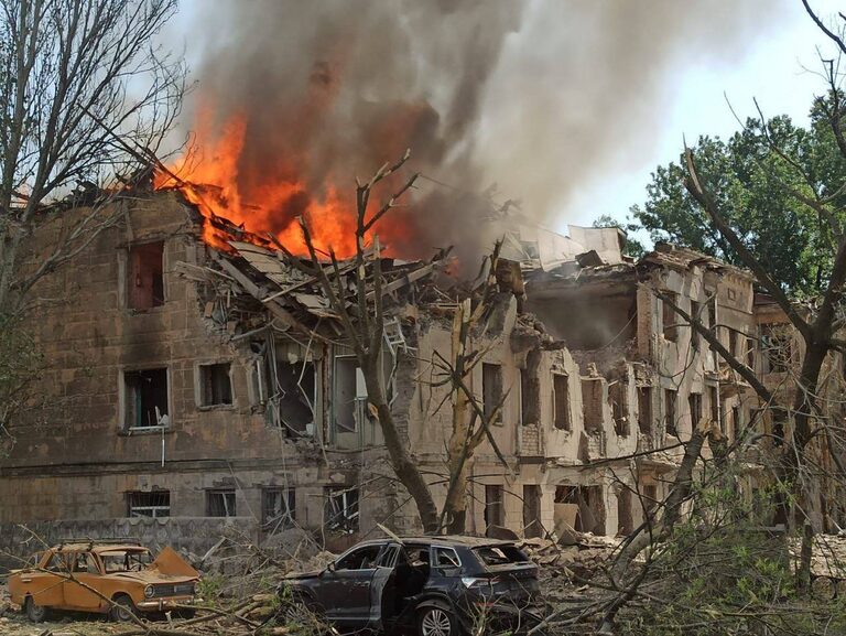 Russia bombed a clinic in Ukraine: at least one dead and more than 20 wounded