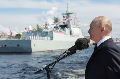 Rusia desarrolló lo que ellos calificaron como un novedoso tipo de misil que podría volar alrededor del mundo durante años antes de lanzarse a un repentino ataque nuclear, en cualquier lugar del mundo