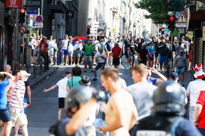 Rusos e ingleses protagonizaron serios incidentes en las calles de Marsella