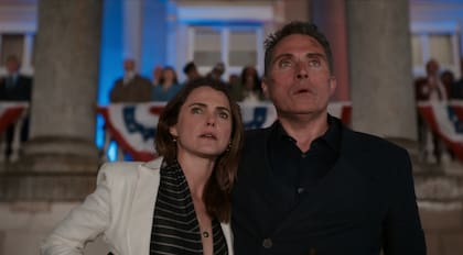 Russell y Rufus Sewell en La diplomática